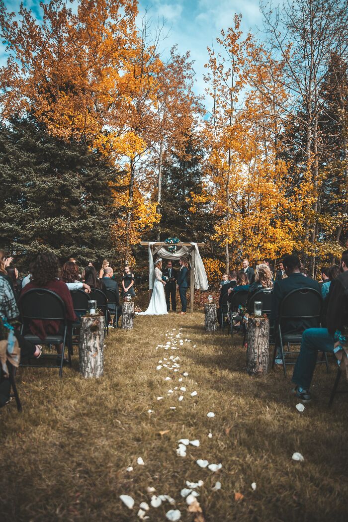 18 Of The Weirdest Wedding Experiences, As Shared By The Bored Panda Community