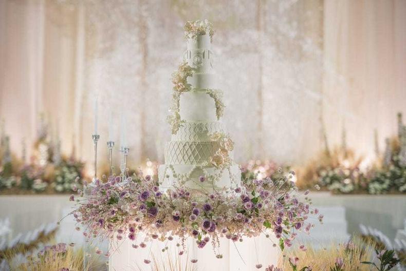 Although I am a huge fan of wedding cakes, more and more couples are skipping large ones and instead offering dessert displays.It's now more common for the couple to cut into a small one- or two-tier wedding cake for picture-taking purposes only, and serve guests a separate dessert.